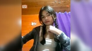 Teen show boobs