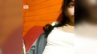 Teen show boobs