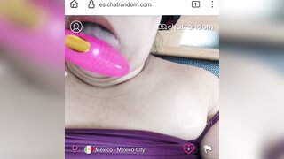 Milf Mexicana caliente de enormes tetas se masturba en Chatrandom
