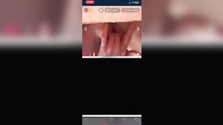 Canadian girl squirts on flingster
