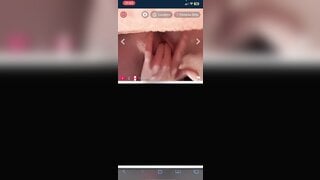Canadian girl squirts on flingster