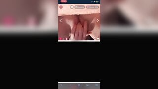 Canadian girl squirts on flingster