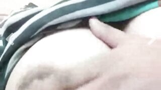 Indian girl shows me her tits and helps me cum