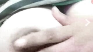 Indian girl shows me her tits and helps me cum