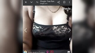 Andhra Pradesh bhabi showing boobs