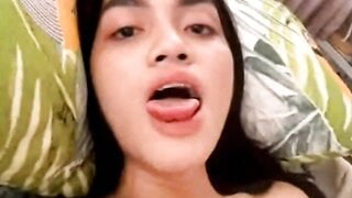 Big tits babe with hard dick masturbates on flingster