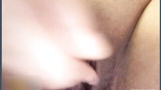 desi girl plays with herself on cam