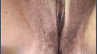 desi girl plays with herself on cam