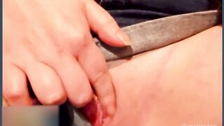 milf shaking her huge tits on cam