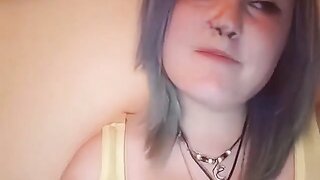 Jasmine plays SPICY omegle game