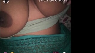 Indian - Mumbai girl shows her 34E size tits.