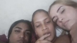3 Brazilian girls quickly flash on ome.tv