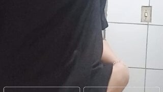 Brazilian flashes and shows off her ass on ome.tv