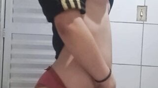 Brazilian flashes and shows off her ass on ome.tv