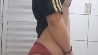 Brazilian flashes and shows off her ass on ome.tv