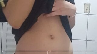 Brazilian flashes and shows off her ass on ome.tv