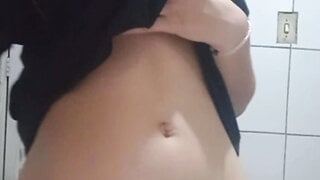 Brazilian flashes and shows off her ass on ome.tv