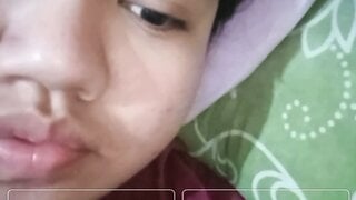 Indonesian BBW takes her tits out