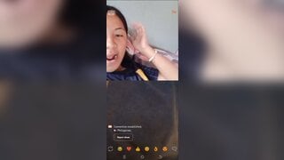 Asian teen show her pussy
