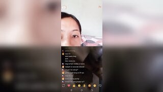 Asian teen show her pussy