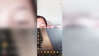 Asian teen show her pussy