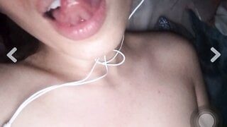 Chilean bitch open her asshole