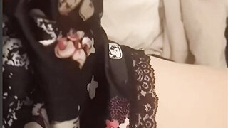 Californian girl wants my cock