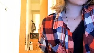 Lia Plays SPICY Omegle Game (2020)