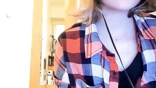 Lia Plays SPICY Omegle Game (2020)