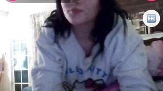 Chubby girl shows boobs and ass on monkey app