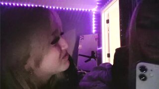 2 girls on ome.tv