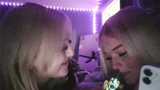2 girls on ome.tv