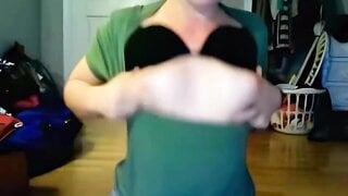 Julia Plays SPICY Omegle Game (2015)