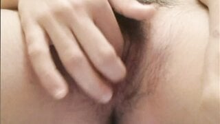 italian girl rubs her pussy on cam