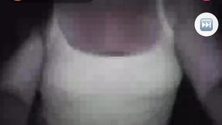 Monkey app Maria flashes