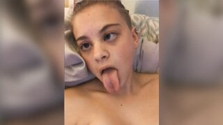 Cute 18Yo Plays