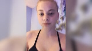Cute 18Yo Plays