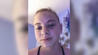 Cute 18Yo Plays