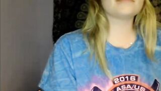 Sexy Omegle Slut With Her Toy
