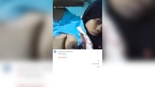 Indonesian girl showing boobs