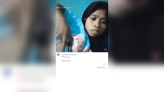 Indonesian girl showing boobs