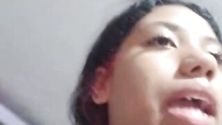 Brazilian slut twerking without clothes and figering her pussy