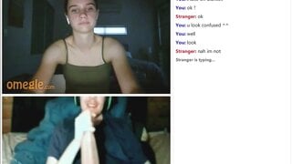 Blue eyes teen cutiie flashes tits