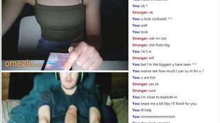 Blue eyes teen cutiie flashes tits