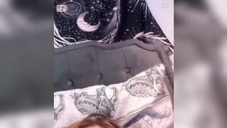 Girl on Omegle rubbing clit