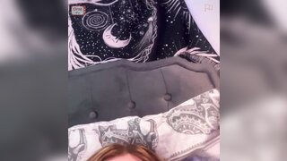 Girl on Omegle rubbing clit