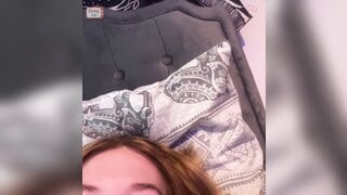 Girl on Omegle rubbing clit