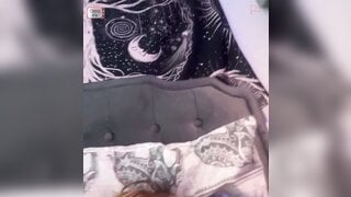 Girl on Omegle rubbing clit