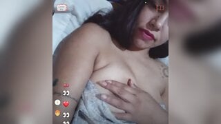 Pendeja Argentina OmeTv fingers herself for me