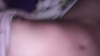 Teen show pussy & small tits